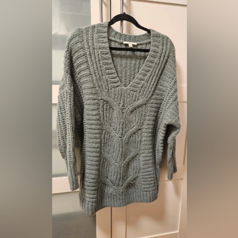 Chunky Knit V-Neck Sweater - Gray